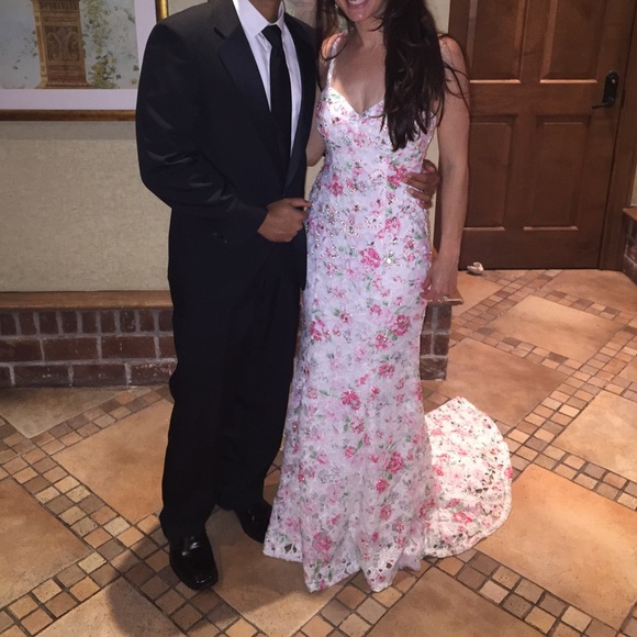 Jovani bridal gown with train - Picture 4 of 5